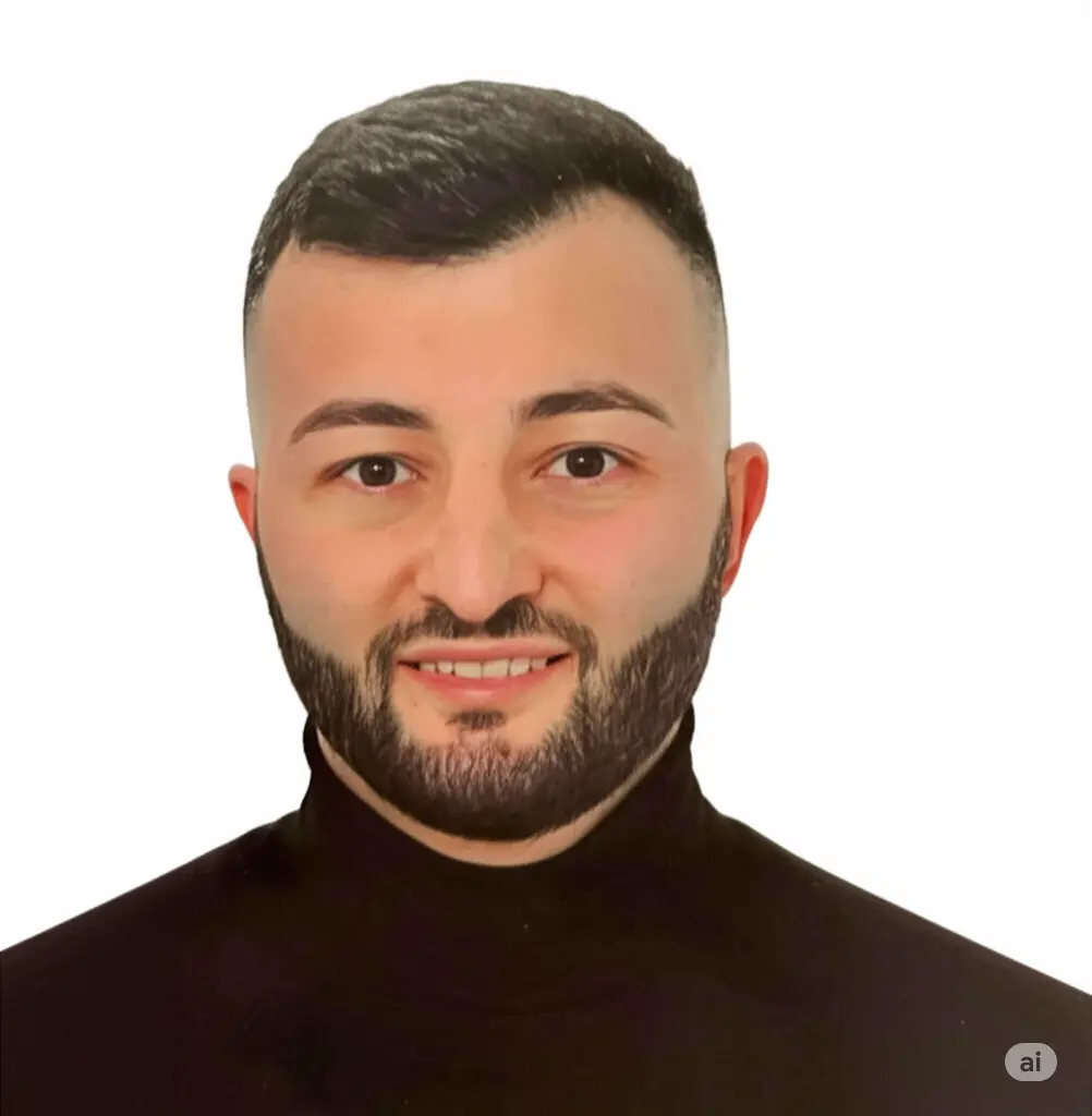 Simbat Poghosyan, Director de Operaciones